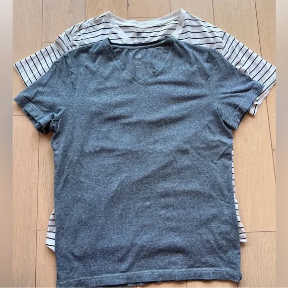 Bundle of 4 Men’s Graphic and Striped T-Shirts Set. All size Mdeium - Picture 5 of 8